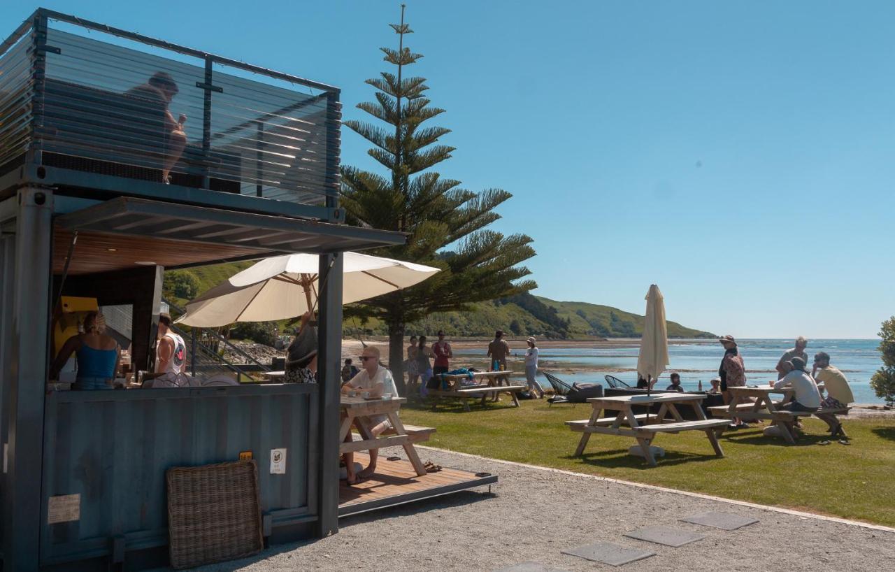 Tatapouri Bay Hotel Gisborne Exterior photo