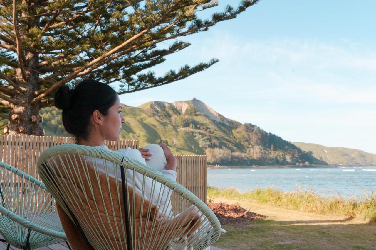 Tatapouri Bay Hotel Gisborne Exterior photo