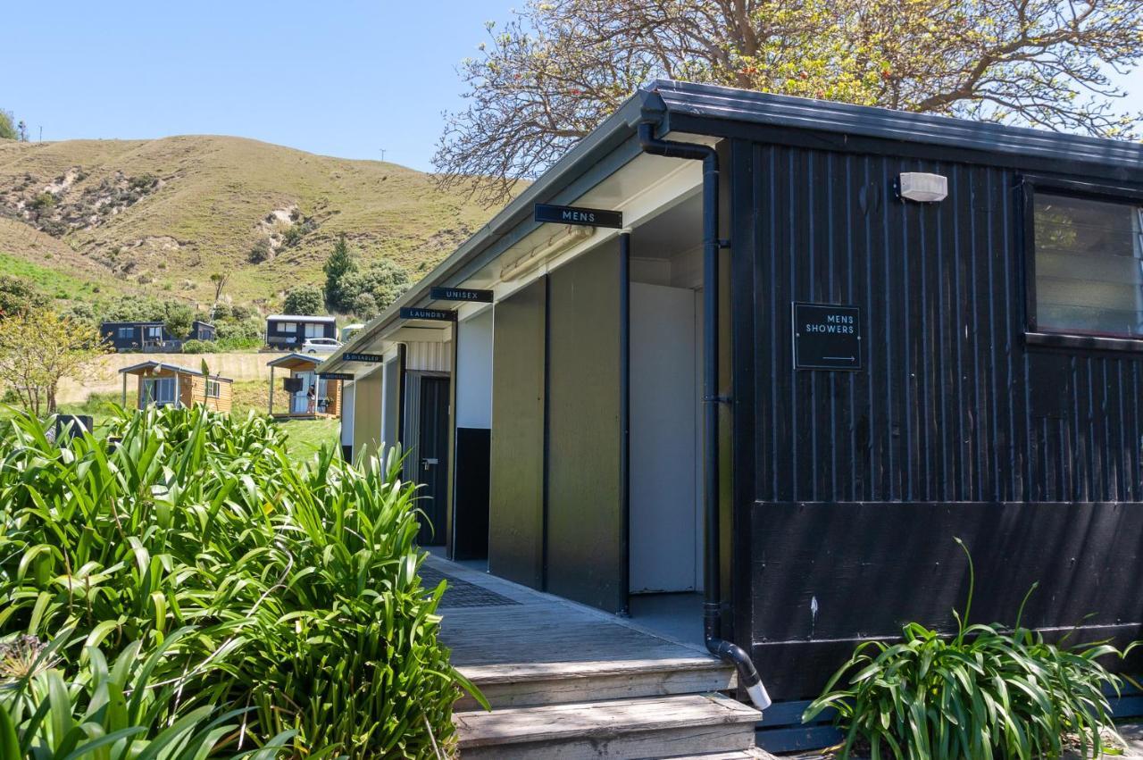 Tatapouri Bay Hotel Gisborne Exterior photo